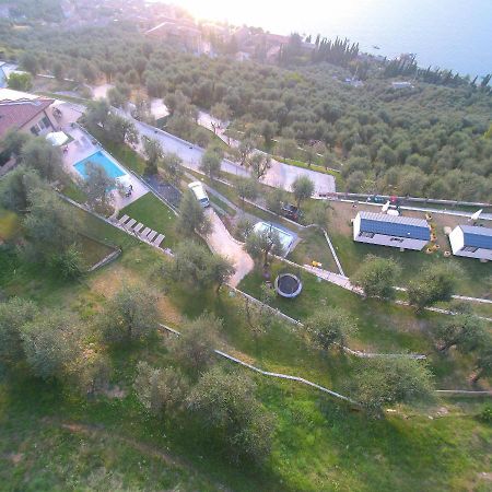 Agricampeggio Relax Maxicaravan Castelletto Di Brenzone Dış mekan fotoğraf