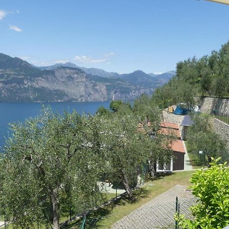 Agricampeggio Relax Maxicaravan Castelletto Di Brenzone Dış mekan fotoğraf