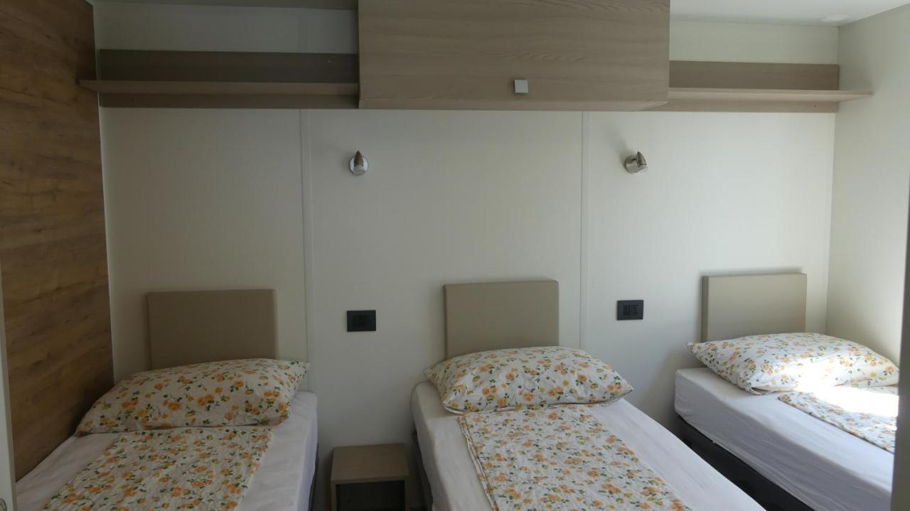 Agricampeggio Relax Maxicaravan Castelletto Di Brenzone Dış mekan fotoğraf