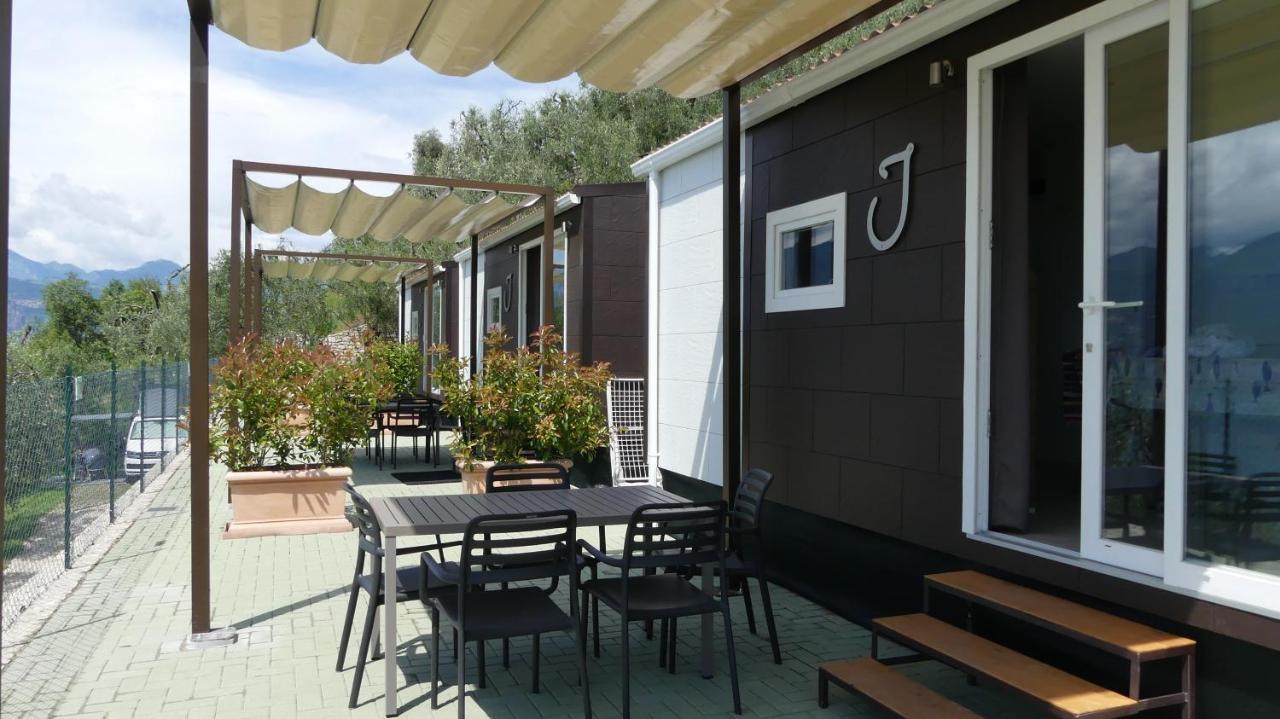 Agricampeggio Relax Maxicaravan Castelletto Di Brenzone Dış mekan fotoğraf