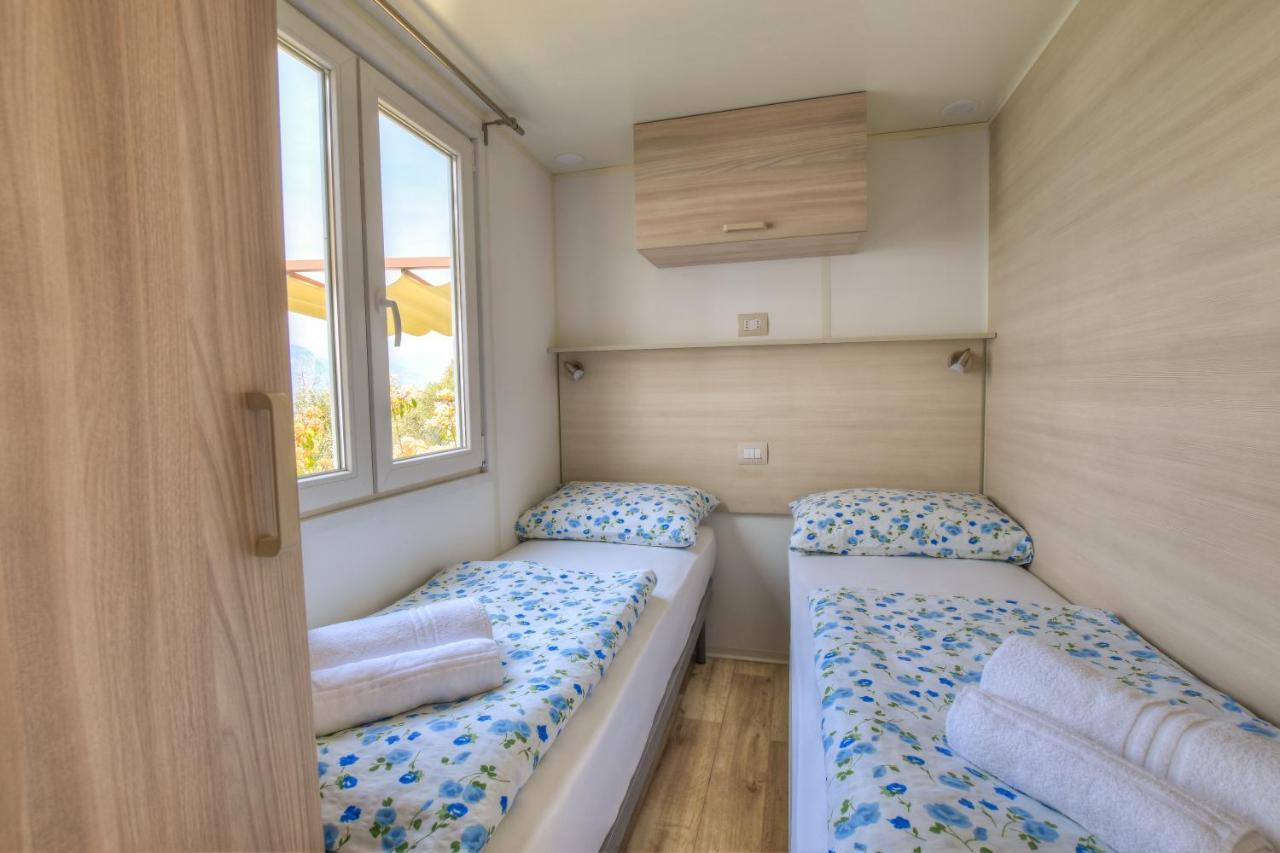 Agricampeggio Relax Maxicaravan Castelletto Di Brenzone Dış mekan fotoğraf